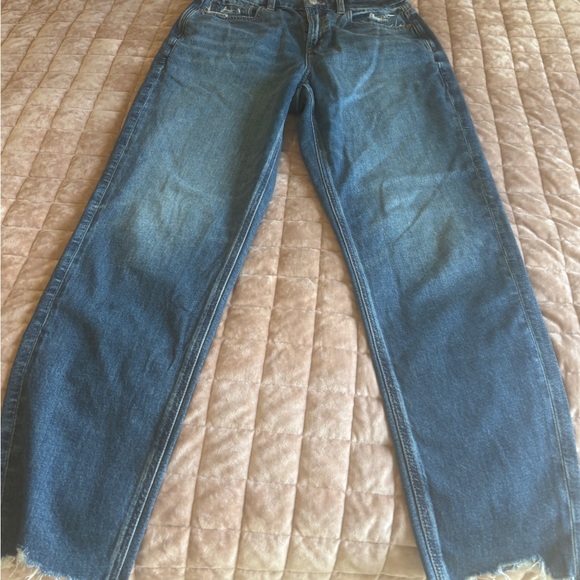 American Eagle Curvy Mom Jeans Size 6 High Rise Straight Leg Medium Wash - Picture 3 of 7